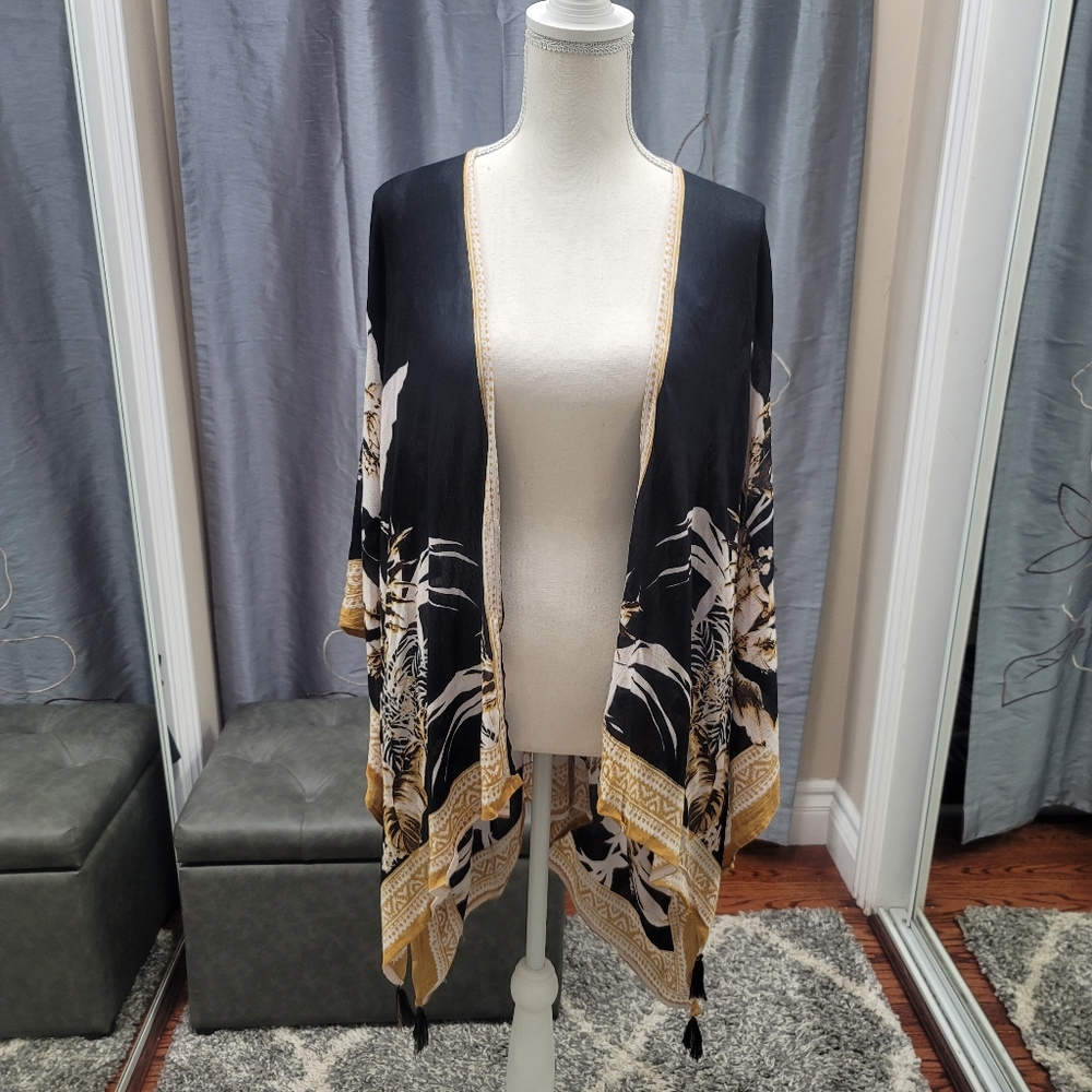 Vince Camuto Kimono/ cover up